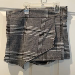 New with tags S women’s skort soft stretchy